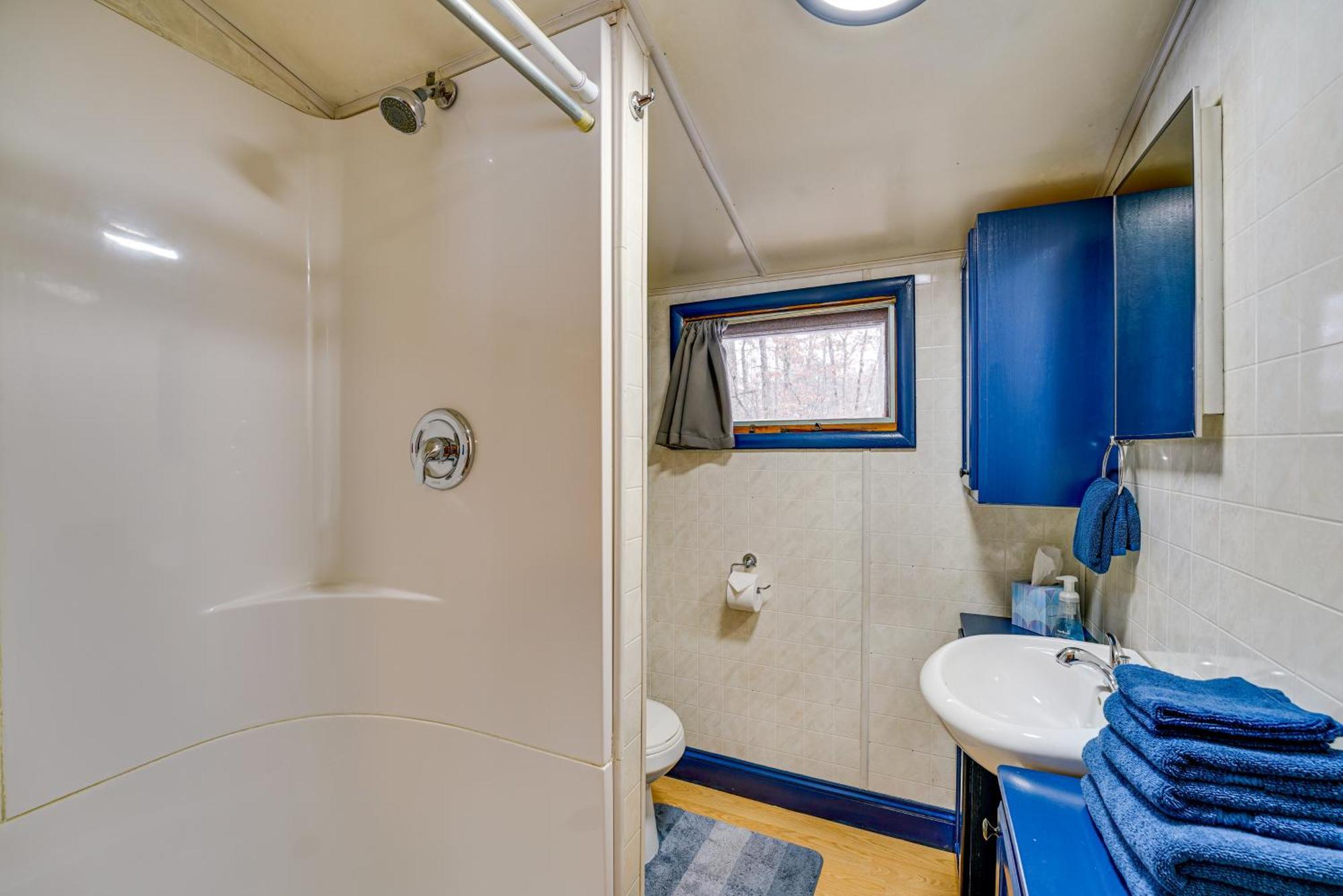 Pet-Friendly Irons Cottage About 4 Mi To Sand Lake! 外观 照片