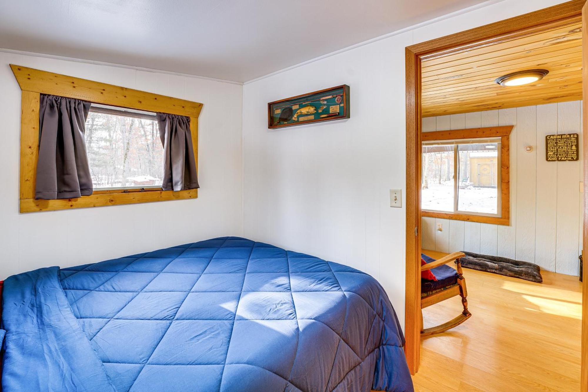Pet-Friendly Irons Cottage About 4 Mi To Sand Lake! 外观 照片