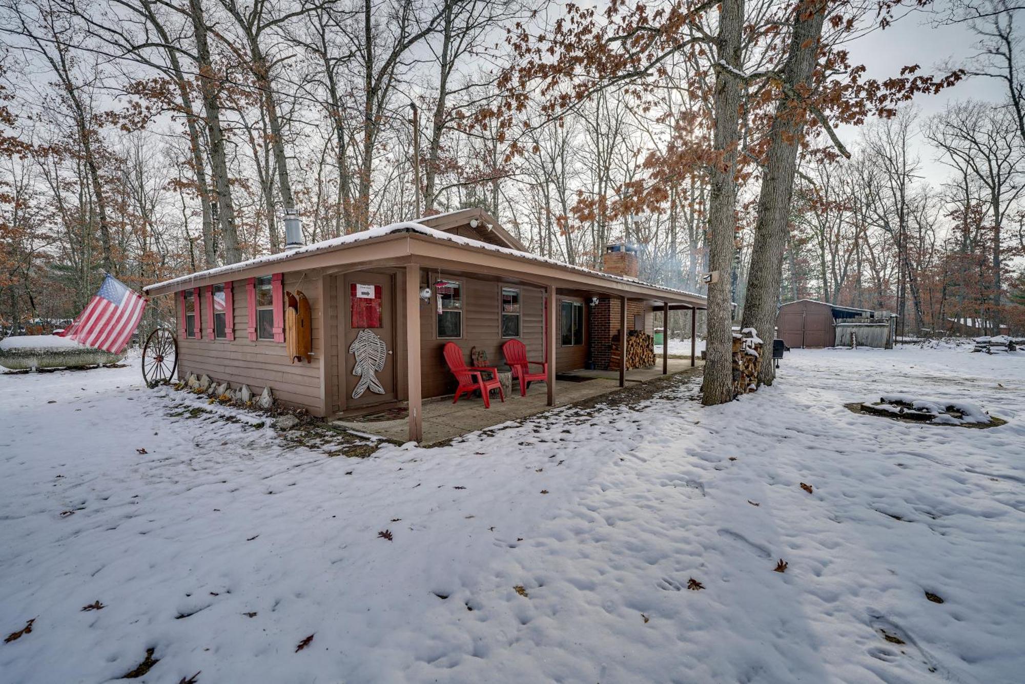 Pet-Friendly Irons Cottage About 4 Mi To Sand Lake! 外观 照片