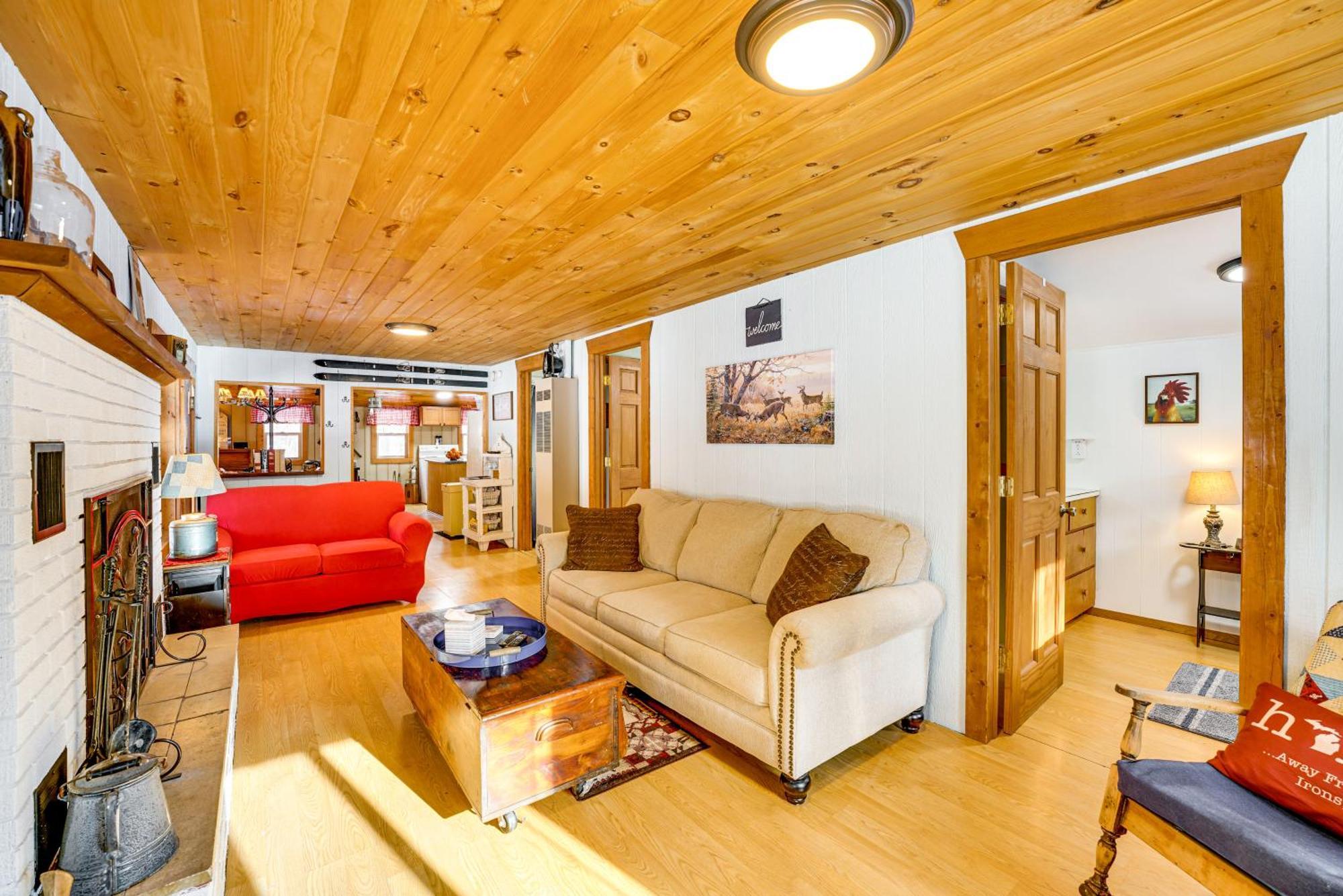 Pet-Friendly Irons Cottage About 4 Mi To Sand Lake! 外观 照片
