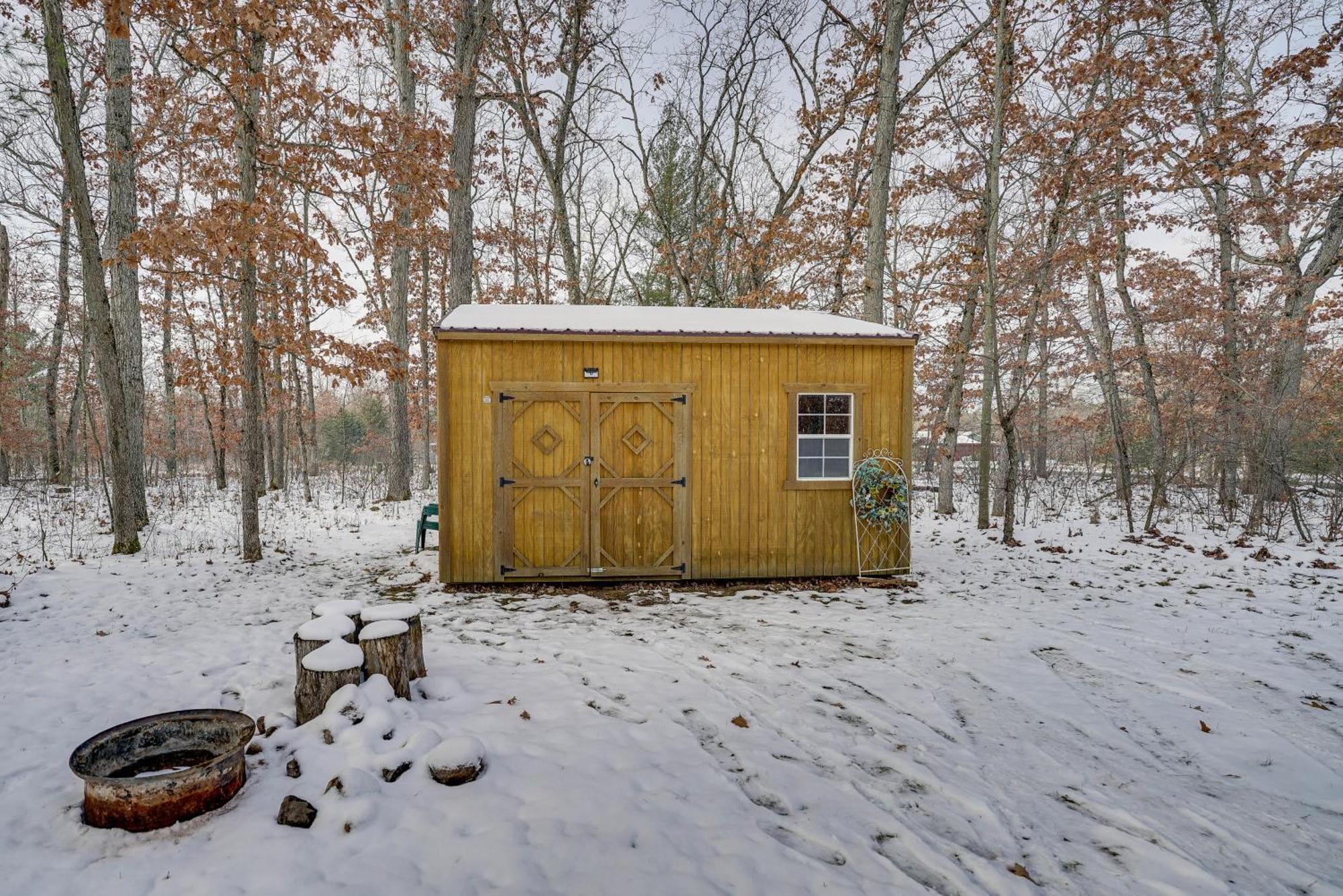 Pet-Friendly Irons Cottage About 4 Mi To Sand Lake! 外观 照片