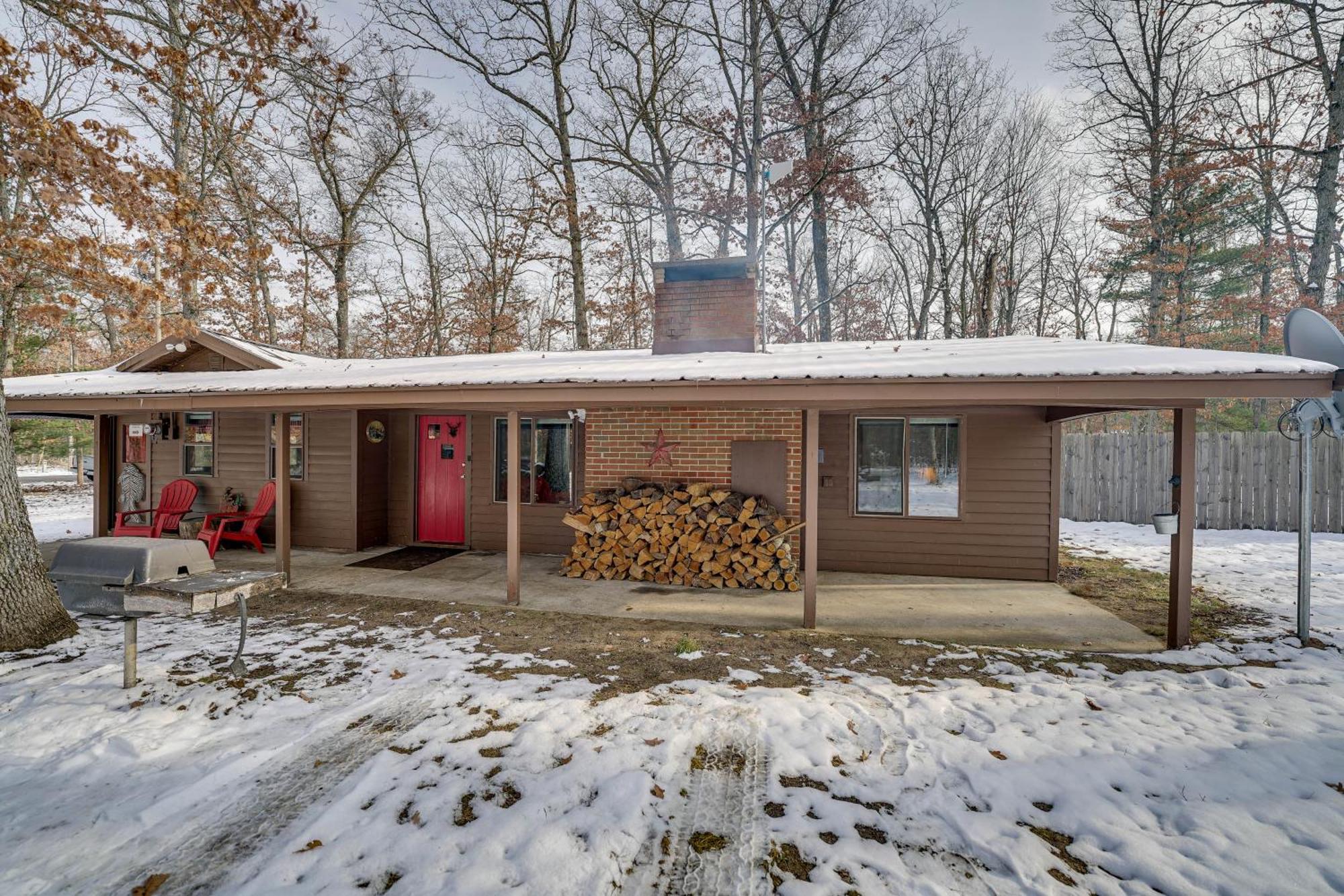 Pet-Friendly Irons Cottage About 4 Mi To Sand Lake! 外观 照片